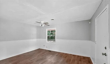 704 Valleyview Dr in Forest Park, GA - Building Photo - Building Photo