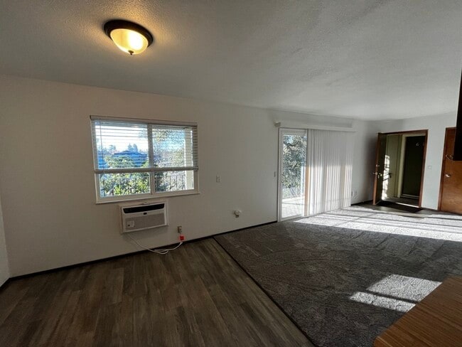 property at 618 Center St