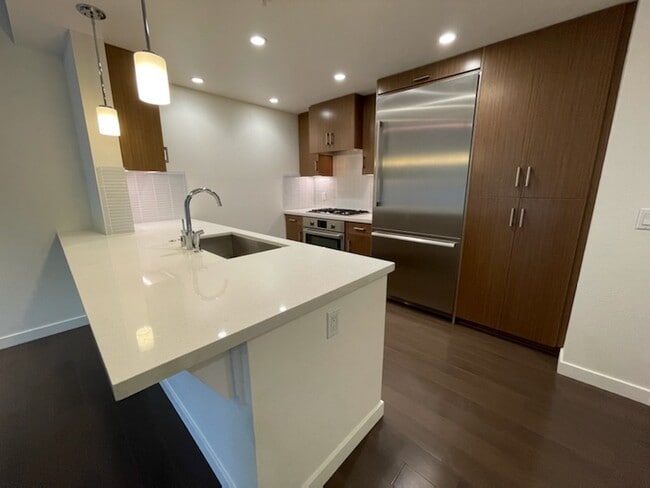property at 2655 Bush St