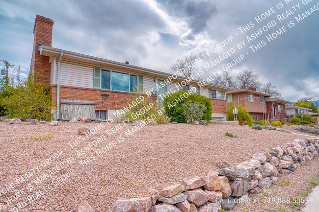 2442 N Circle Dr in Colorado Springs, CO - Building Photo - Building Photo