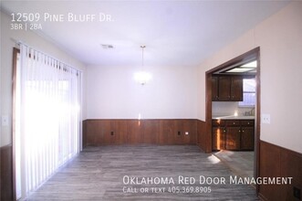 12509 Pine Bluff Dr in Oklahoma City, OK - Foto de edificio - Building Photo