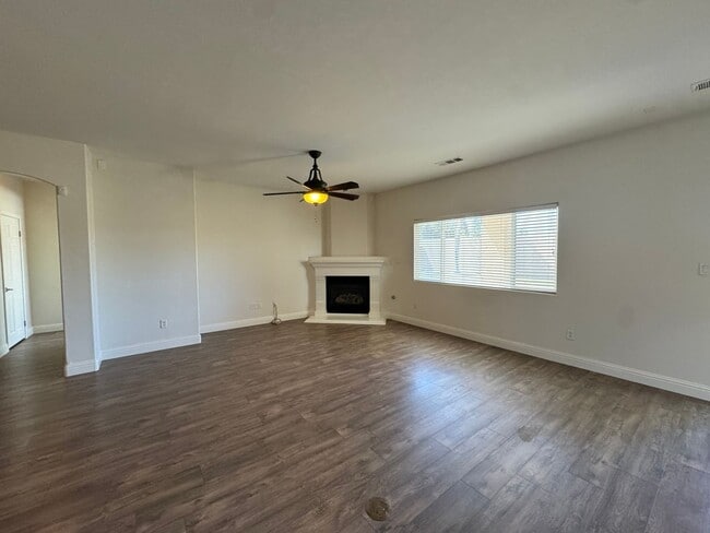 15004 Merlot Cellars Dr in Bakersfield, CA - Building Photo - Building Photo