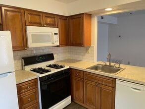 201 Society Pl in Newtown, PA - Foto de edificio - Building Photo