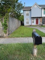 2331 Justin Ln in Harvey, LA - Building Photo