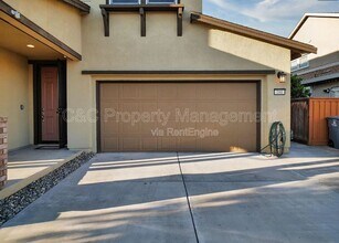 161 Scarlet St in Vacaville, CA - Building Photo - Building Photo