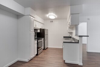Pebble Creek in Mesa, AZ - Building Photo - Interior Photo