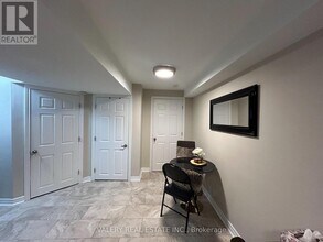 5147 Angel Stone Dr in Mississauga, ON - Building Photo - Building Photo