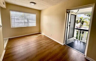 241 Sheffield J in West Palm Beach, FL - Building Photo