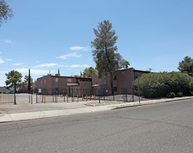 Corleone Apartments in Tucson, AZ - Building Photo - Building Photo