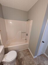 829 10th Ave NE in Hickory, NC - Foto de edificio - Building Photo