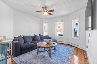 703 E 2nd St in Boston, MA - Building Photo - Building Photo