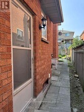 138 Keffer Cir in Newmarket, ON - Building Photo - Building Photo