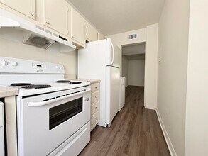 1734 Hartsfield Rd in Tallahassee, FL - Building Photo - Building Photo