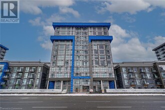 450 Dundas St E in Waterdown, ON - Building Photo - Building Photo