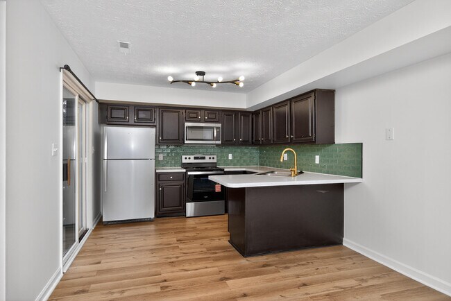 433 Darby Creek Rd in Lexington, KY - Building Photo - Building Photo