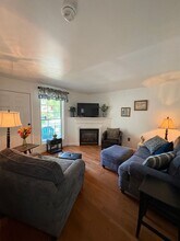 939 Ocean Ave in New London, CT - Building Photo - Building Photo