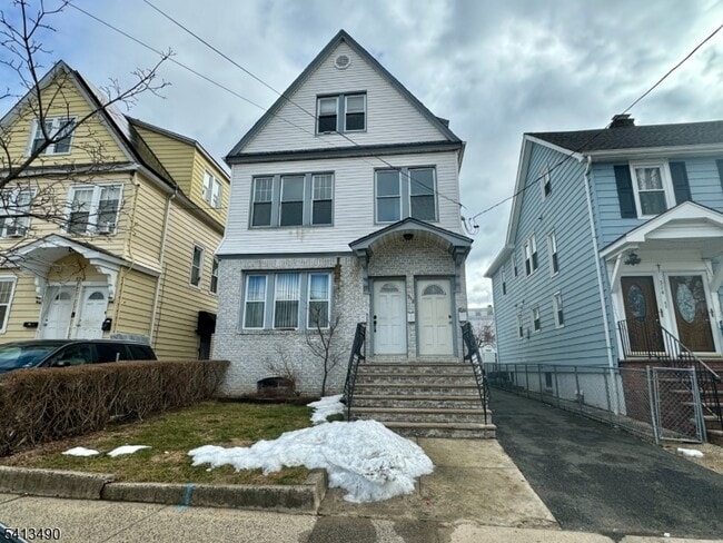 property at 318 Ampere Pkwy