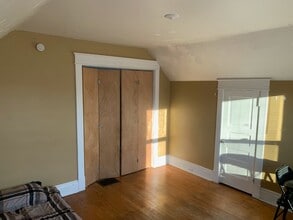818 N 7th Ave E, Unit 2 in Duluth, MN - Building Photo - Building Photo