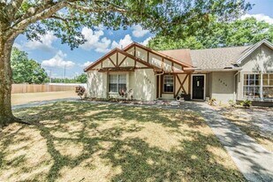 3302 Laurel Dale Dr in Tampa, FL - Building Photo