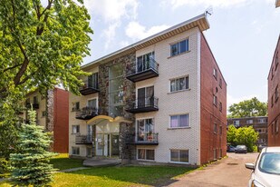 6410 Léger Boul in Montréal, QC - Building Photo