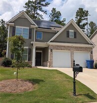 328 Vista Lake Dr in Dallas, GA - Building Photo