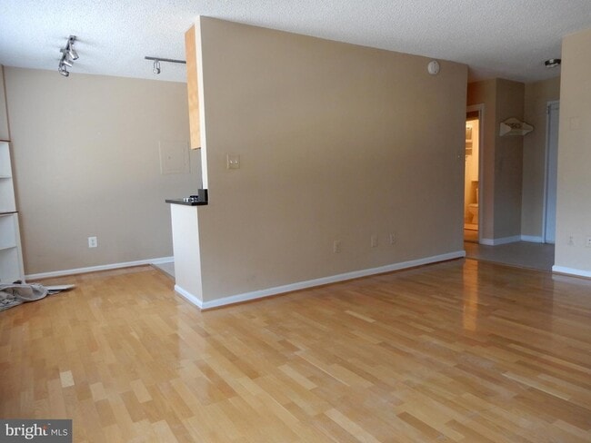 1730 Arlington Blvd, Unit 209 in Arlington, VA - Building Photo - Building Photo