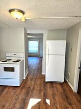 31 Beecher St, Unit Unit 1L in Pawtucket, RI - Foto de edificio - Building Photo