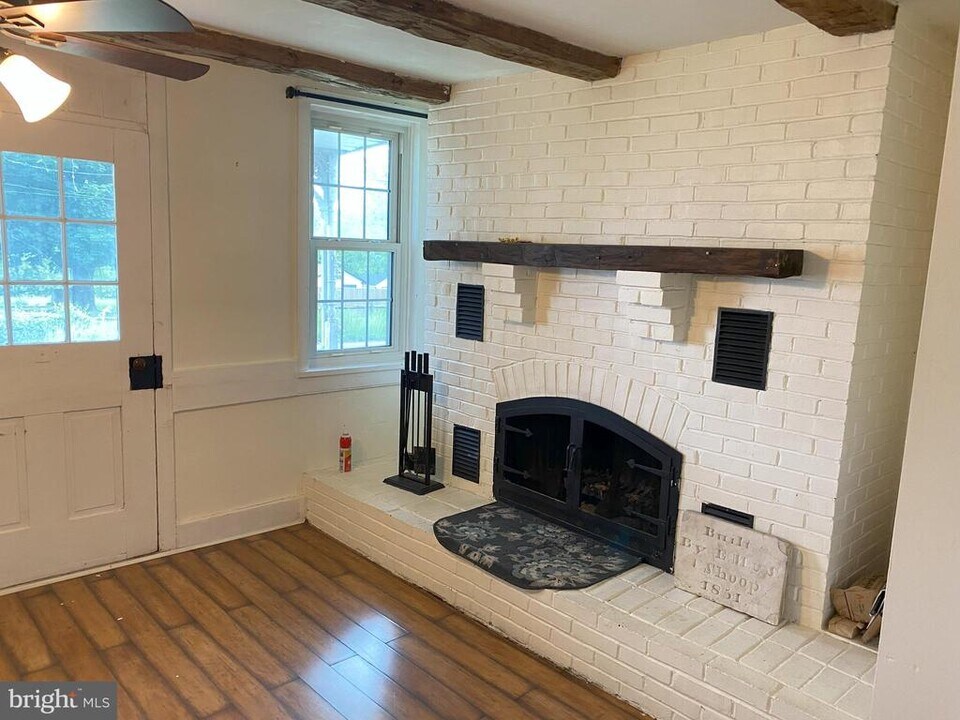 7097 Union Deposit Rd in Hummelstown, PA - Building Photo