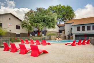 2110 Burton Dr-Unit -75027-700 in Austin, TX - Building Photo - Building Photo