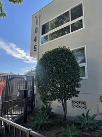 1045 N Edinburgh Avenue Apartments in West Hollywood, CA - Foto de edificio - Building Photo