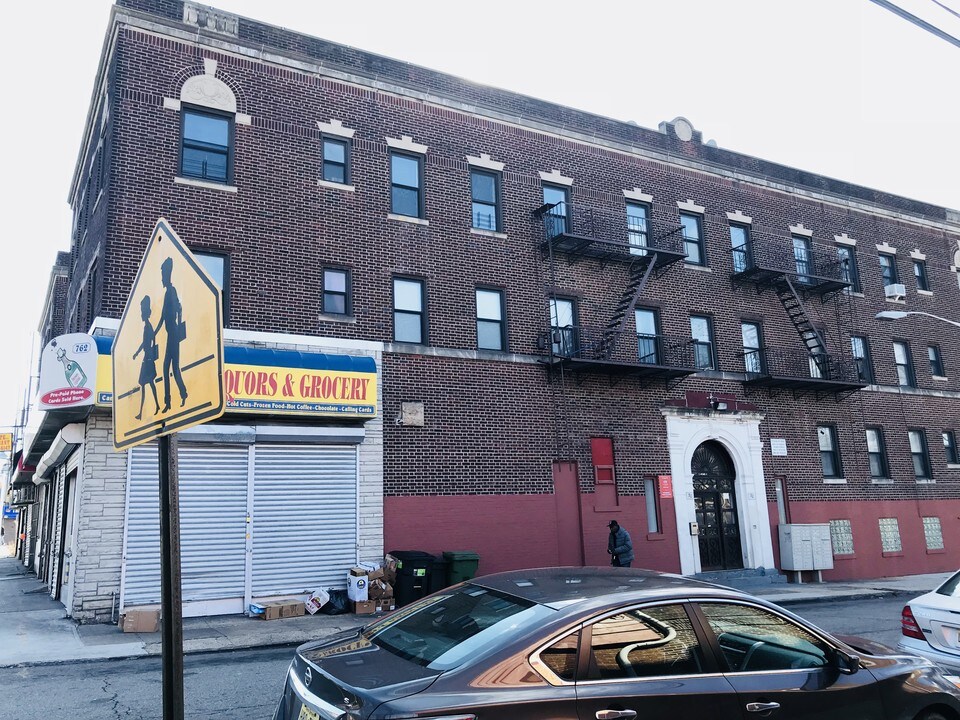 30 Rutgers St in Irvington, NJ - Foto de edificio