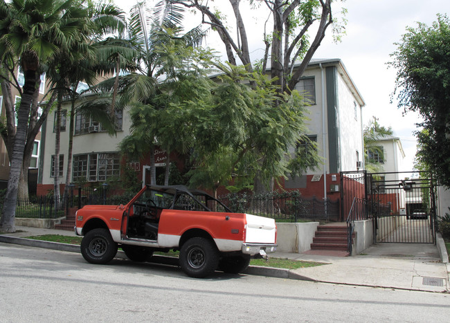 Stratford Arms Apartments in West Hollywood, CA - Foto de edificio - Building Photo