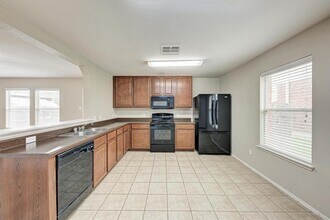 3417 Tralagon Trail in Pflugerville, TX - Building Photo - Building Photo