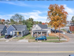 401 W Broadway St in Lenoir City, TN - Building Photo - Building Photo