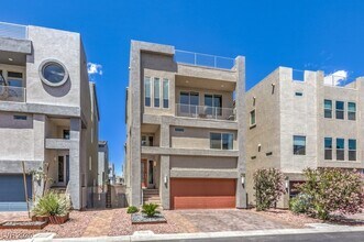 8092 Haywood Estate Ave in Las Vegas, NV - Building Photo - Building Photo