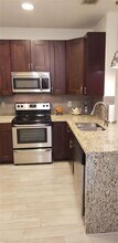 3918 Cherry Ln in Weston, FL - Building Photo - Building Photo