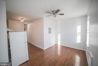 525 E Snyder Ave in Philadelphia, PA - Building Photo - Building Photo