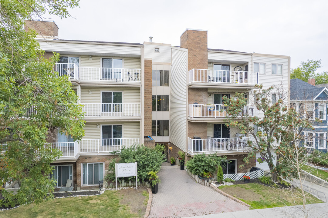 Scarboro Place in Calgary, AB - Building Photo