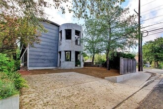 1308 W N Loop Blvd in Austin, TX - Foto de edificio - Building Photo