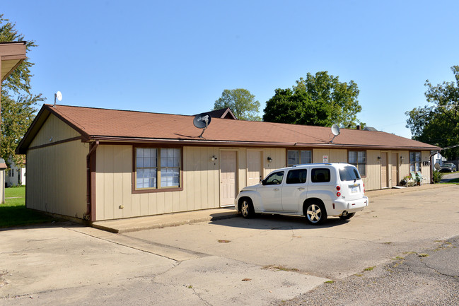 418 N Clark St in Lebanon, IN - Foto de edificio - Building Photo