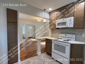 635 Kipling Blvd in Lansing, MI - Building Photo - Building Photo