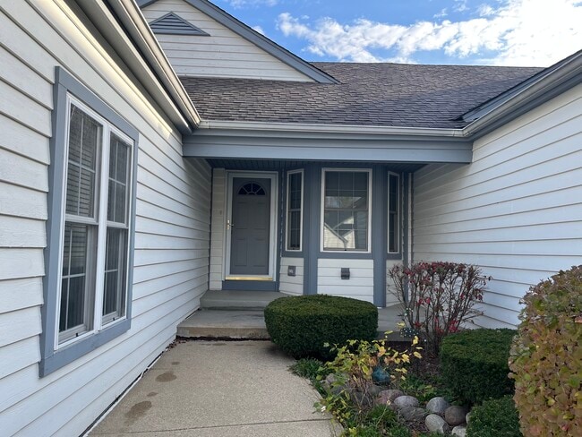 1531 Queen Ann Ln