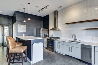 1002 Division St in Nashville, TN - Building Photo - Building Photo