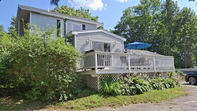 574 Main St in Damariscotta, ME - Building Photo - Building Photo