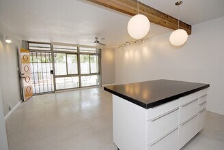 425 W Colter St, Unit B in Phoenix, AZ - Foto de edificio - Building Photo