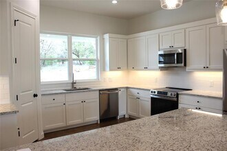 830 Oak Ln in Cottonwood Shores, TX - Building Photo - Building Photo