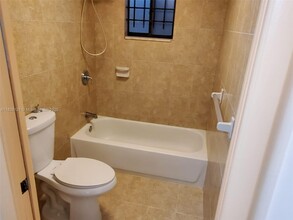 8615 NW 8th St in Miami, FL - Building Photo - Building Photo