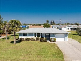 1720 Florence Ave in Englewood, FL - Building Photo