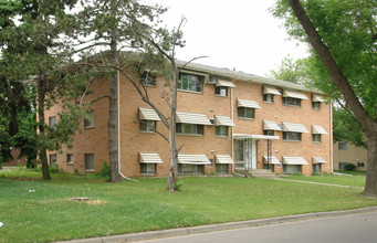 7434 Oliver Ave S in Richfield, MN - Foto de edificio - Building Photo