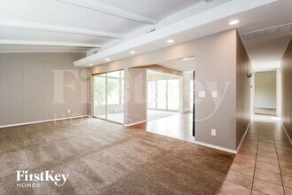 2405 Brook Dr in Florissant, MO - Building Photo - Building Photo